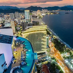 아파트 Panorama Oceanfront 